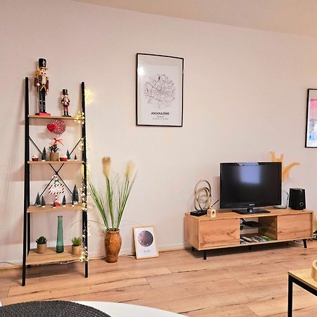 Appartement Cosy Proche Gare - Fibre Optique Et Parking Angouleme Luaran gambar