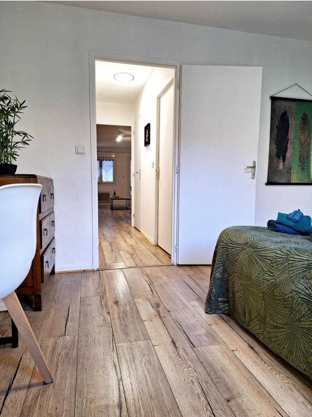 Appartement Cosy Proche Gare - Fibre Optique Et Parking Angouleme Luaran gambar