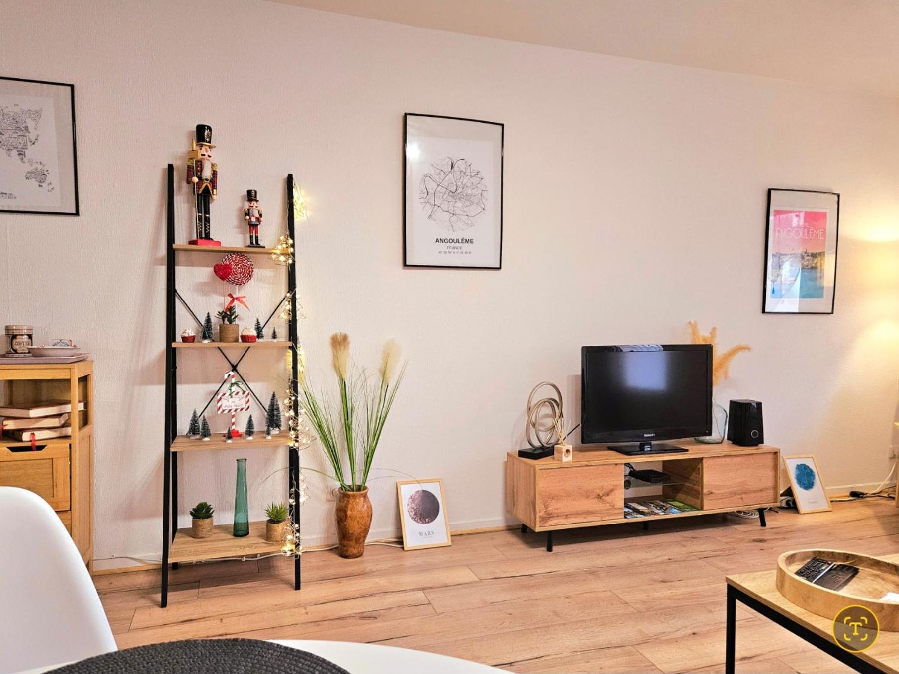 Appartement Cosy Proche Gare - Fibre Optique Et Parking Angouleme Luaran gambar